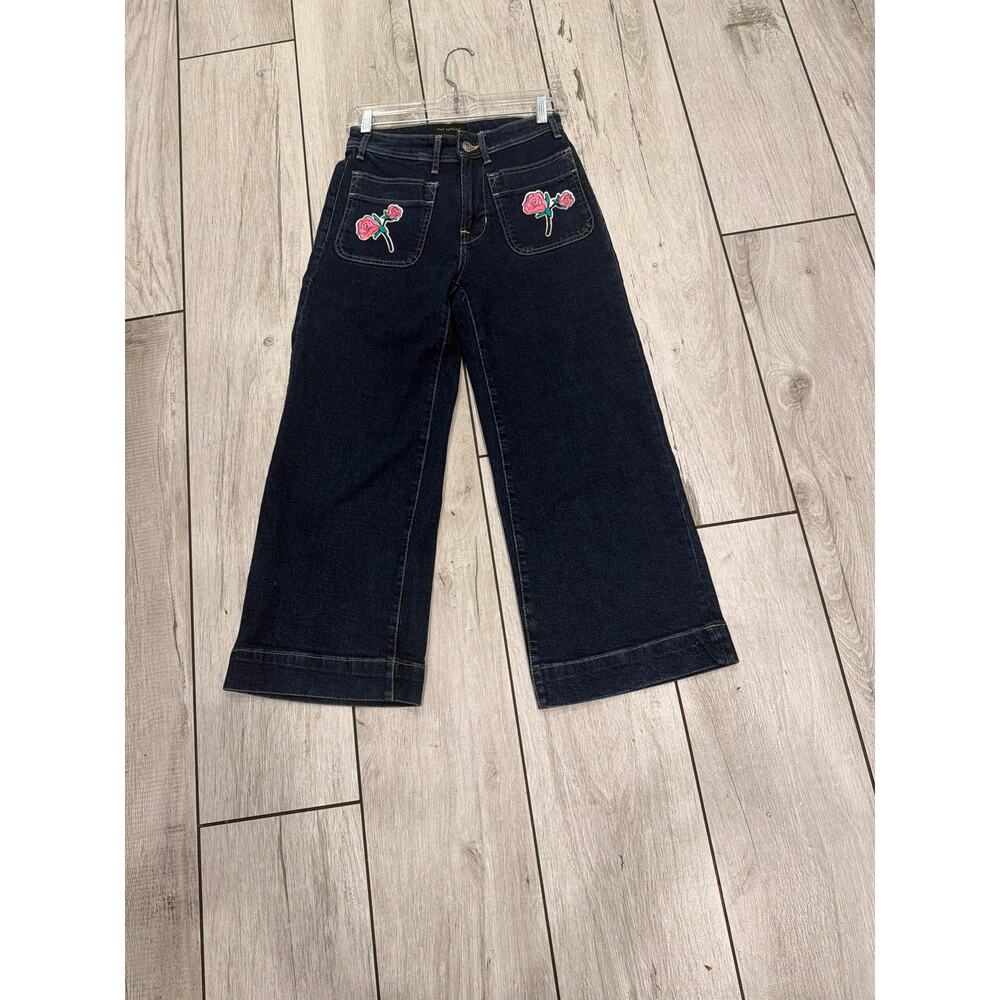 Free Assembly Short Jeans With Rose Patches
